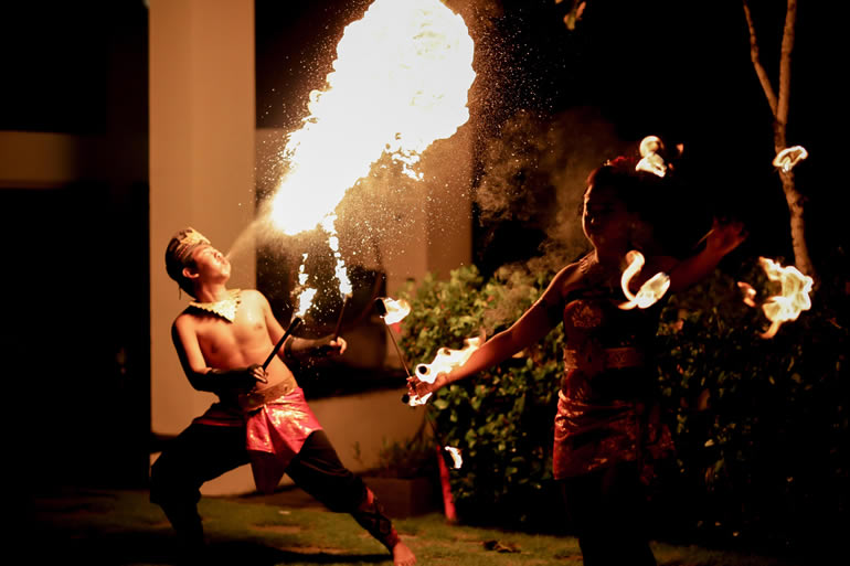 hiburan nikah