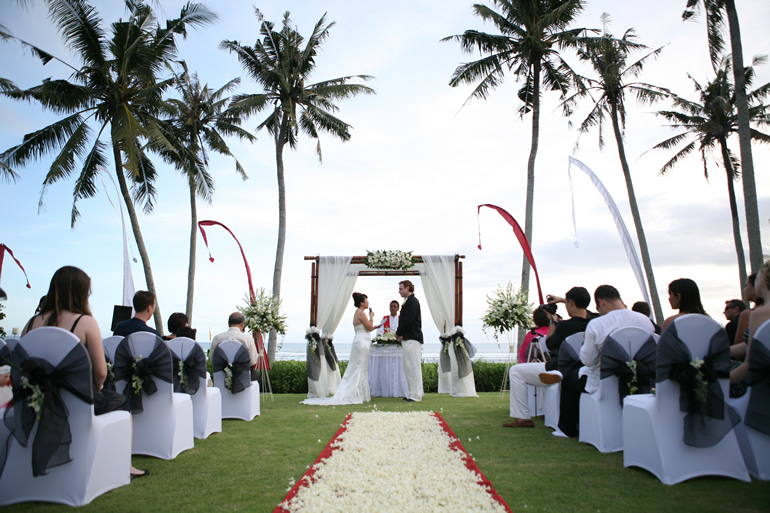 pantai kerobokan bali